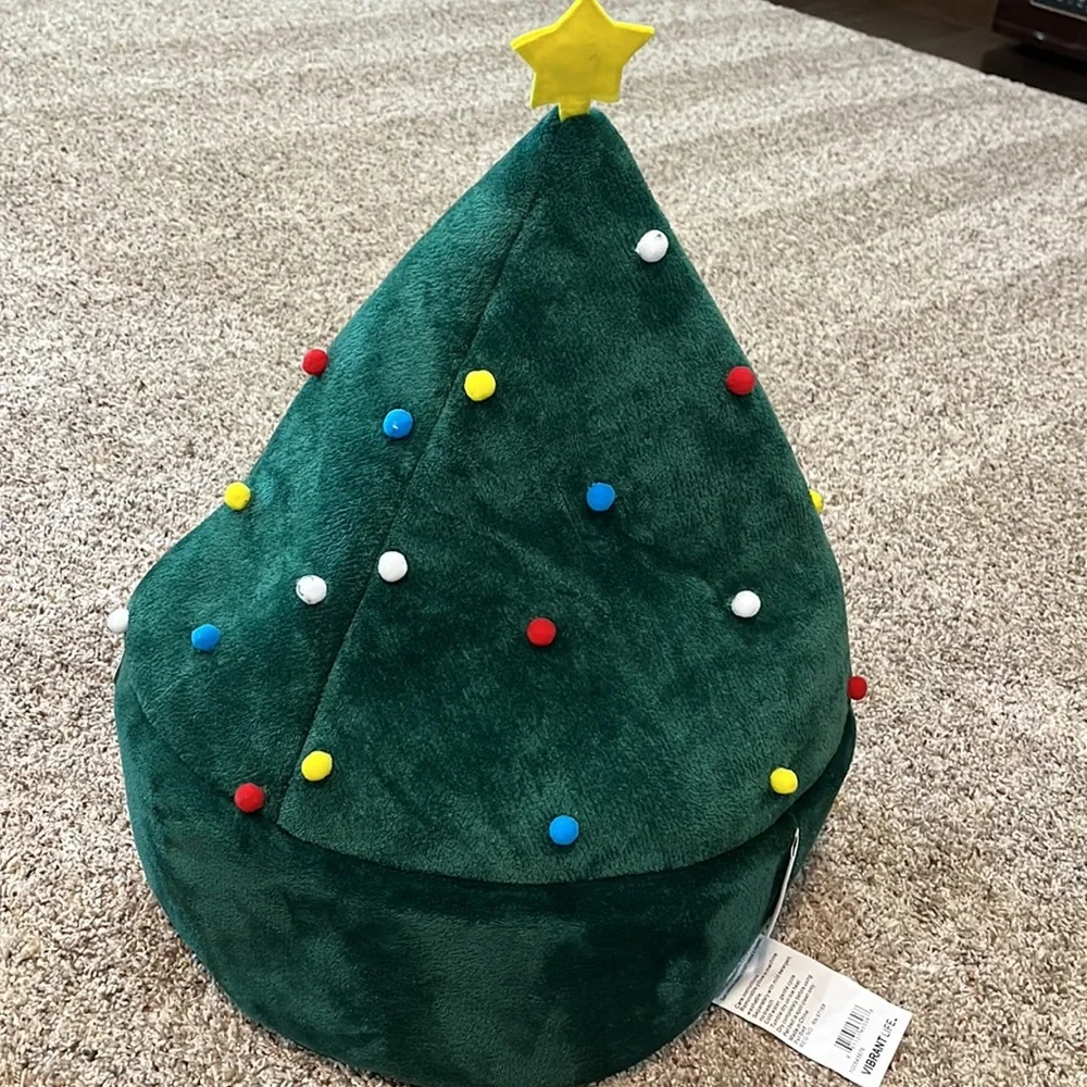 NWT Christmas Tree pet bed